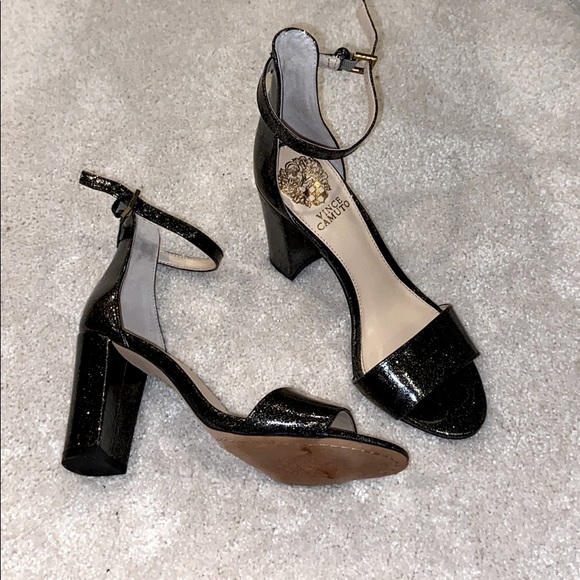 Vince Camuto ankle strap heels - Picture 4 of 6